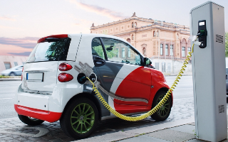 Десятка известных компаний готова полностью отказаться от машин с ДВС