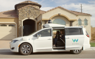 Waymo запустит услуги роботакси до конца года