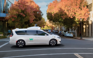 Waymo взяла на себя подготовку спецслужб к работе с робомобилями