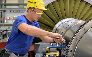 Siemens сократит тысячи рабочих из-за перехода на чистую энергию