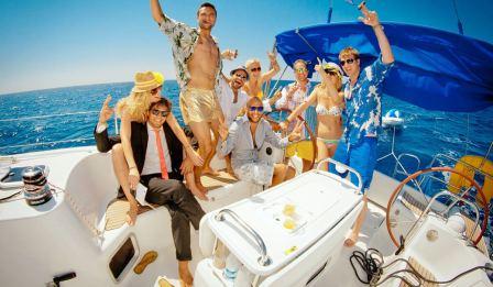 Арендуем моторную яхту в Одессе – все преимущества прогулки