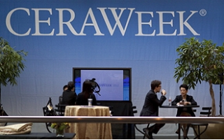 В ОПЕК не ждут прорыва от «обеда примирения» со сланцевиками США