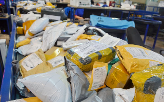 У российских почтовиков добавилось работы