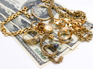 Получение срочного займа под залог ювелирных изделий