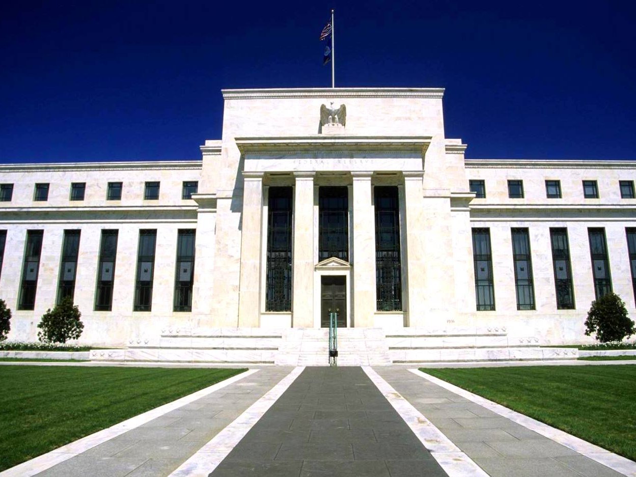 ФРС готова продолжать повышать ставки, но сталкивается со списком неопределенностей