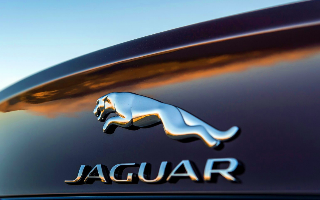 Британский Jaguar временно сократит более трети штата завода в Вулверхэмптоне