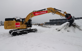 Caterpillar представила первый гигантский электроэкскаватор