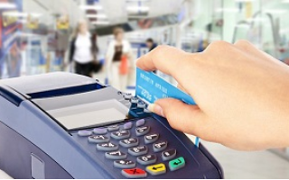 С апреля Visa начнет тестировать снятие наличных через POS-терминалы