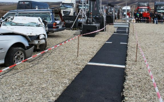 Румынский бизнесмен в знак протеста построил шоссе длиной в 1 метр