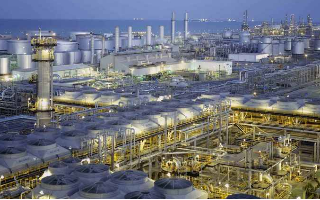 Saudi Aramco застрахует свои нефтяные объекты
