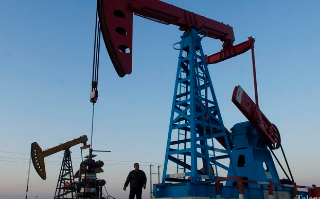 Участники ОПЕК+ решили сократить суточную нефтедобычу на 500 тысяч баррелей