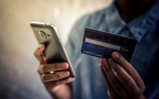 Россиянам придется платить за переводы по мобильному