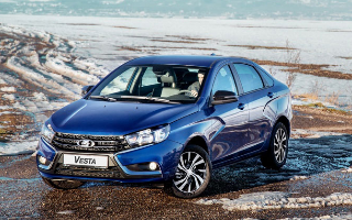 «АвтоВАЗ» выпустил Lada Vesta в новой комплектации