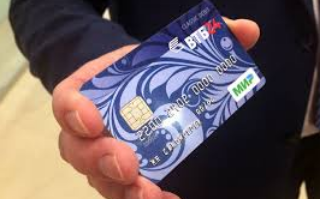 ВТБ решил выпускать банковские карты из эко-материала