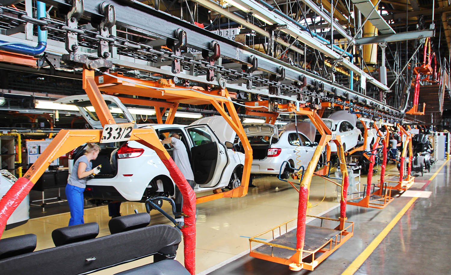 «АвтоВАЗ» может изменить цены из-за обвала рубля