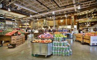 Торговые сети пытаются избавиться от переизбытка продуктов