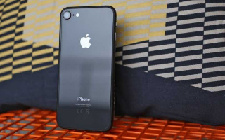 В России стартуют продажи бюджетного iPhone SE