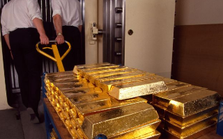 Экспортеры золота обогнали по выручке «Газпром»