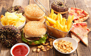 Британские власти планирует воевать с фастфудом