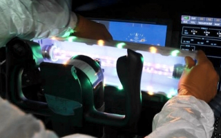 Boeing разрабатывает ультрафиолетовые дезинфекторы для салонов