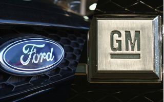 Автопроизводители начнут активнее конкурировать с Tesla