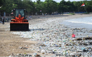 Японцы будут перерабатывать пластик в полезные продукты