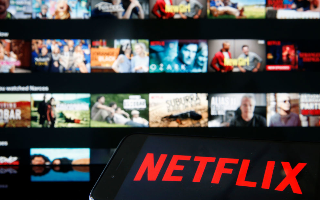 Netflix обещает каждую неделю выпускать новый фильм