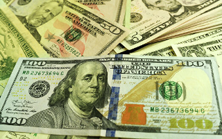 Названо время для удачной покупки валюты США