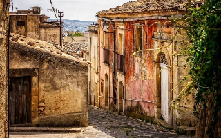 Покупка дома за 1 евро обошлась в 20 тысяч раз дороже