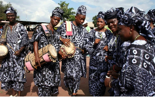 В названии модного бренд усмотрели оскорбление народа