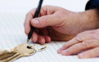 Юристы назвали риски дарения недвижимости