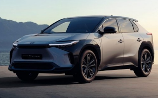 Toyota анонсировала продажи первого электромобиля в 2022 году