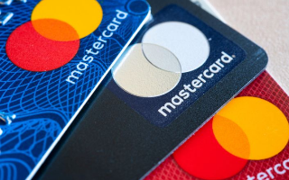 Mastercard снизит комиссию на переводы по номерам телефонов